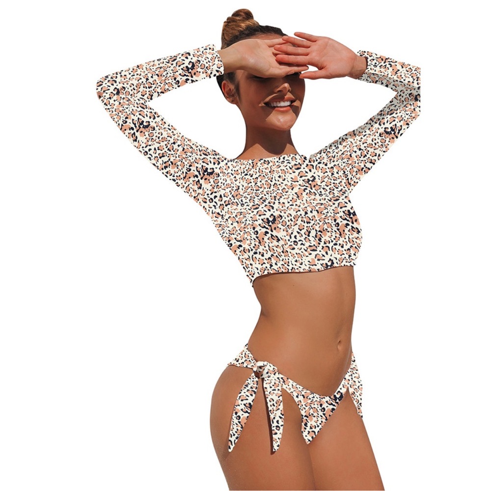 🆕👙Woman Edgy Leopard Print Long Sleeved Swimwear Two Pieces Set